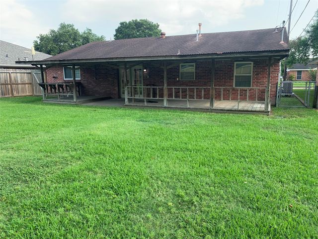 1110 E Rutgers Lane, Deer Park, TX 77536