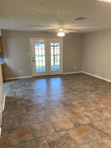 1110 E Rutgers Lane, Deer Park, TX 77536
