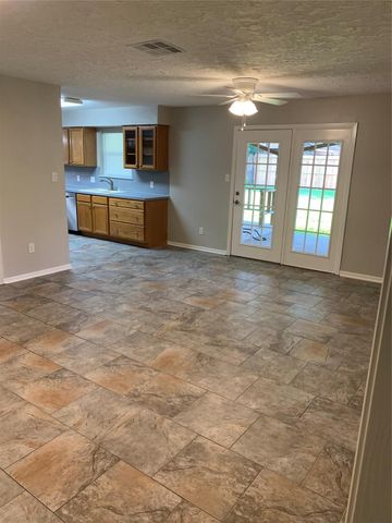 1110 E Rutgers Lane, Deer Park, TX 77536