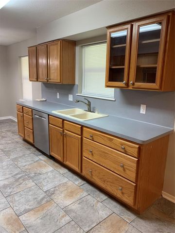 1110 E Rutgers Lane, Deer Park, TX 77536