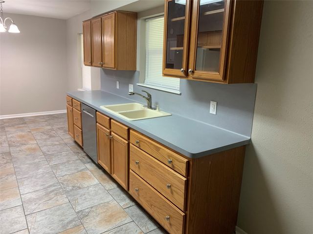 1110 E Rutgers Lane, Deer Park, TX 77536