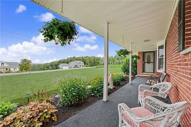13510 Sanders Hill Road, Holland, NY 14145