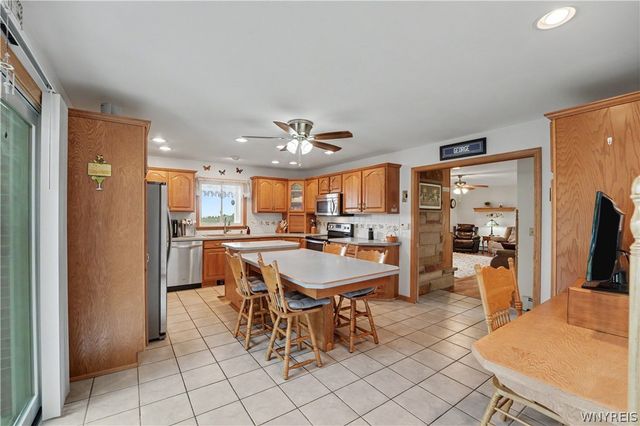 13510 Sanders Hill Road, Holland, NY 14145