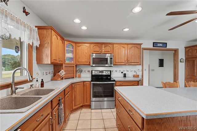 13510 Sanders Hill Road, Holland, NY 14145