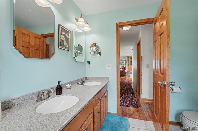 13510 Sanders Hill Road, Holland, NY 14145