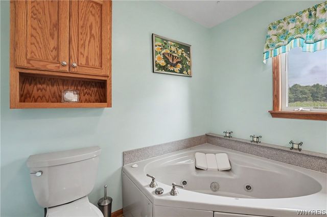 13510 Sanders Hill Road, Holland, NY 14145