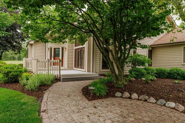W1818 Lake ROAD, Mukwonago, WI 53149