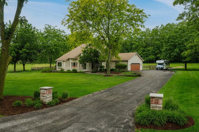 W1818 Lake ROAD, Mukwonago, WI 53149