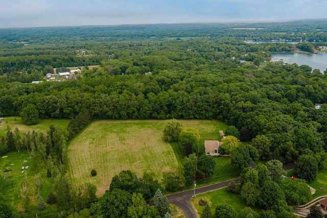 W1818 Lake ROAD, Mukwonago, WI 53149