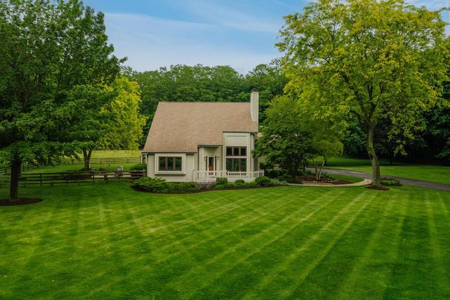 W1818 Lake ROAD, Mukwonago, WI 53149