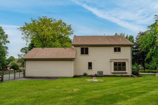 W1818 Lake ROAD, Mukwonago, WI 53149