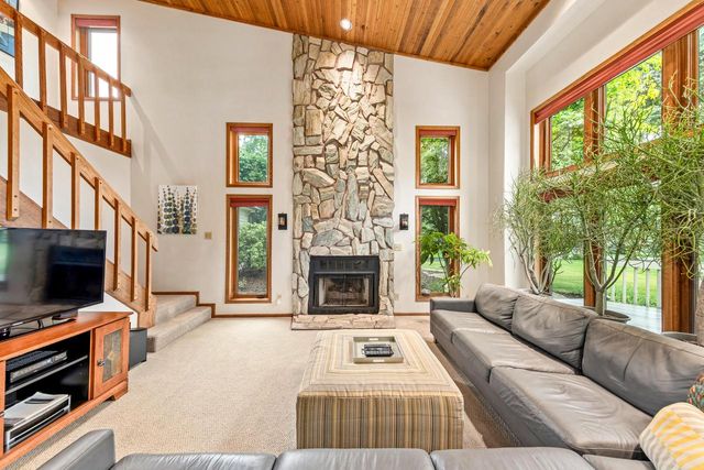 W1818 Lake ROAD, Mukwonago, WI 53149