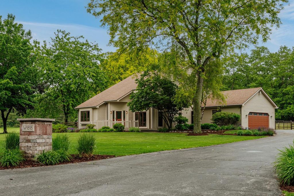 W1818 Lake ROAD, Mukwonago, WI 53149