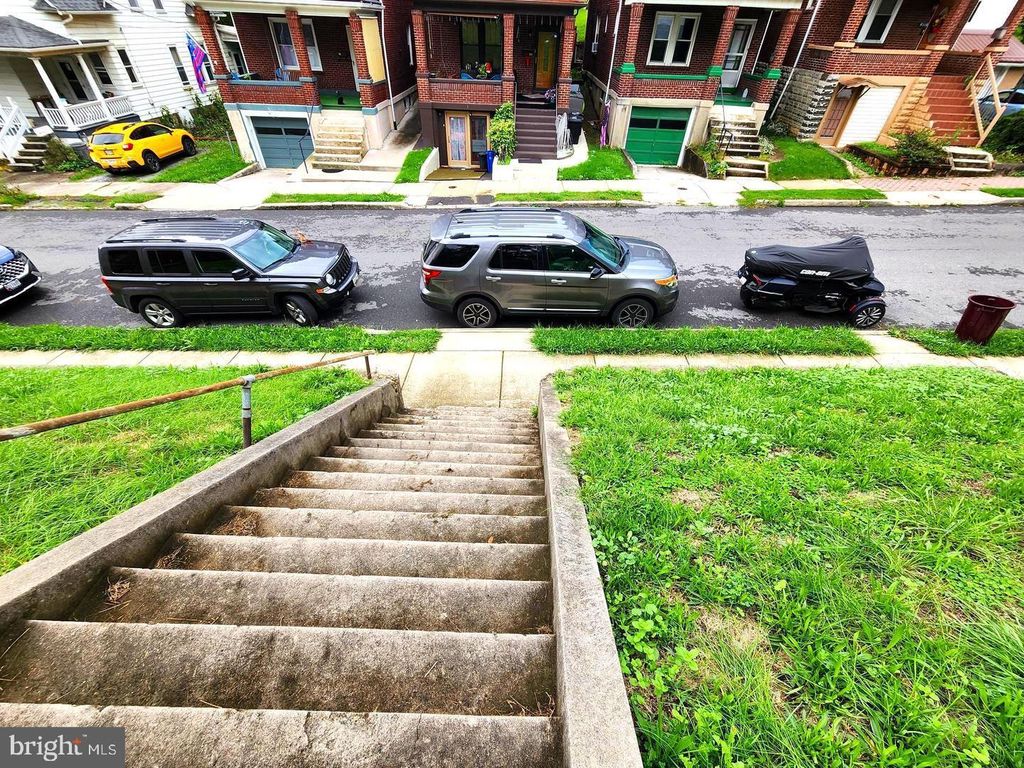 Image 3 of property listing at 561 PATTERSON AVE, Cumberland, MD 21502