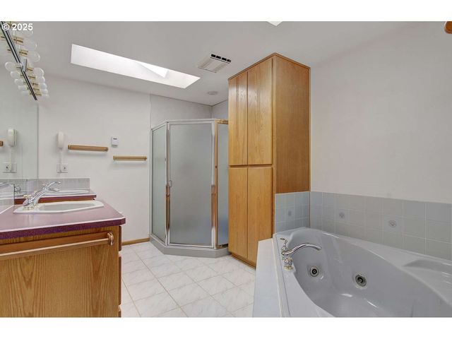 22813 Ne 28TH St, Camas, WA 98607