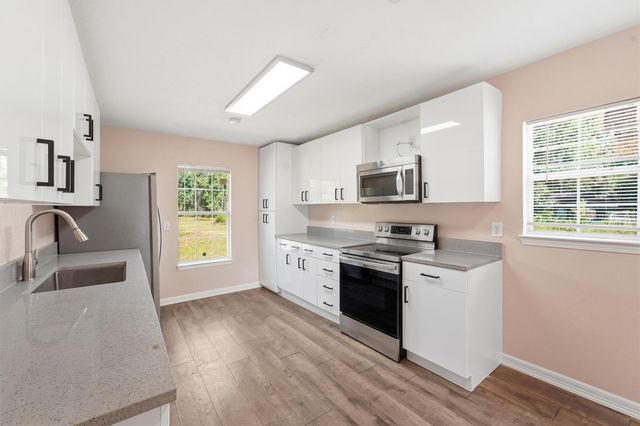 672 County Road 3317, Cleveland, TX 77327