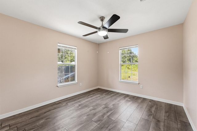 672 County Road 3317, Cleveland, TX 77327