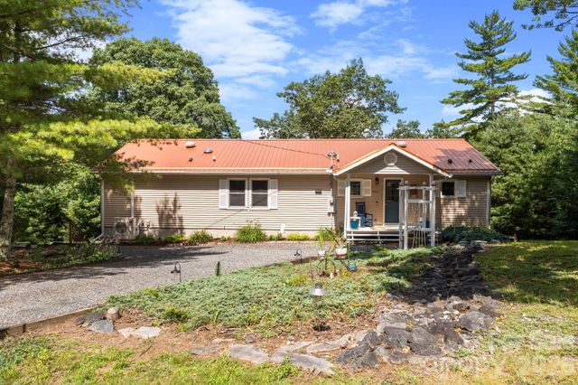 9081 Pittmans Gap Road, Newland, NC 28657