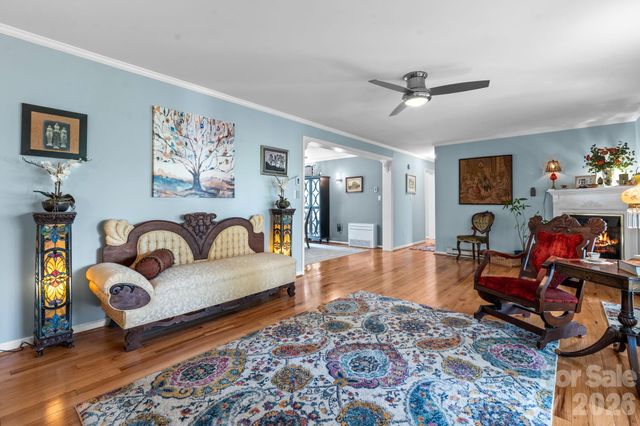 9081 Pittmans Gap Road, Newland, NC 28657