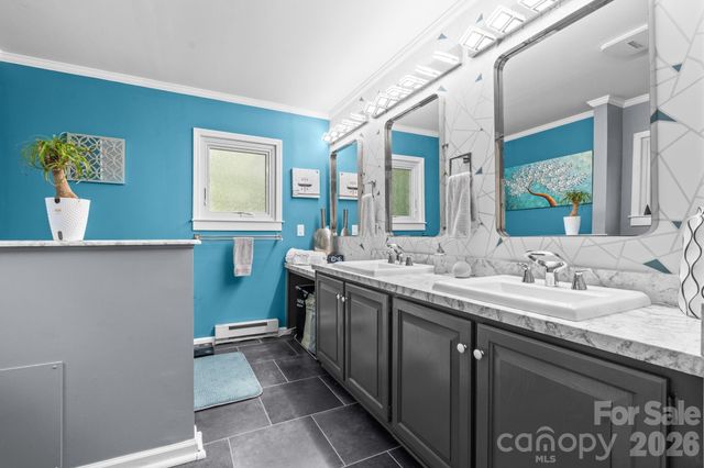 9081 Pittmans Gap Road, Newland, NC 28657