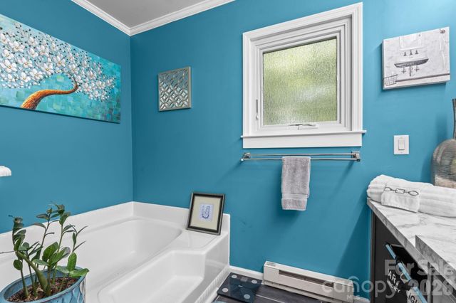 9081 Pittmans Gap Road, Newland, NC 28657