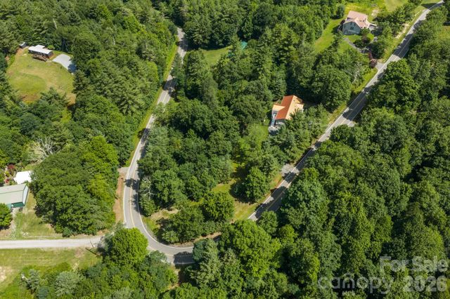 9081 Pittmans Gap Road, Newland, NC 28657