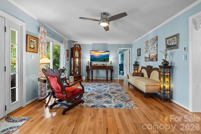 9081 Pittmans Gap Road, Newland, NC 28657