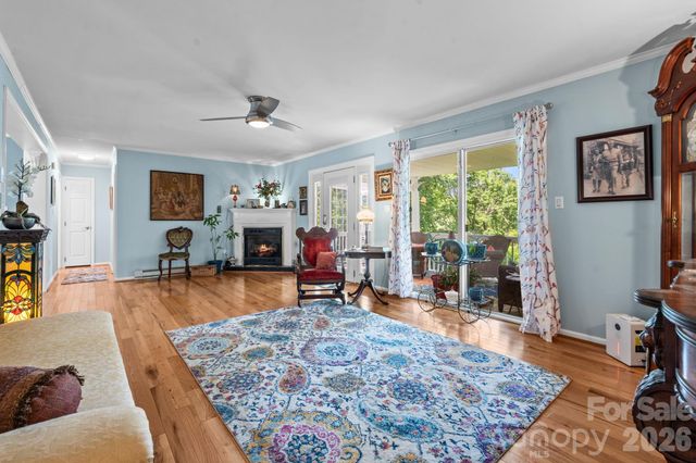 9081 Pittmans Gap Road, Newland, NC 28657