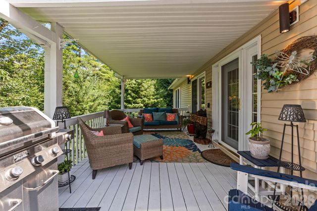 9081 Pittmans Gap Road, Newland, NC 28657