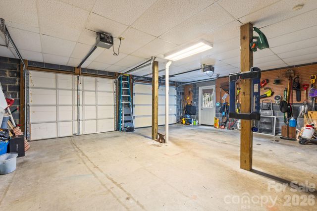 9081 Pittmans Gap Road, Newland, NC 28657