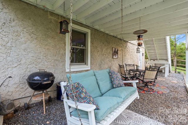 9081 Pittmans Gap Road, Newland, NC 28657