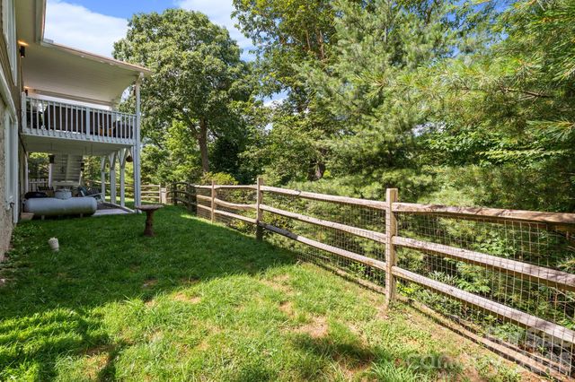 9081 Pittmans Gap Road, Newland, NC 28657
