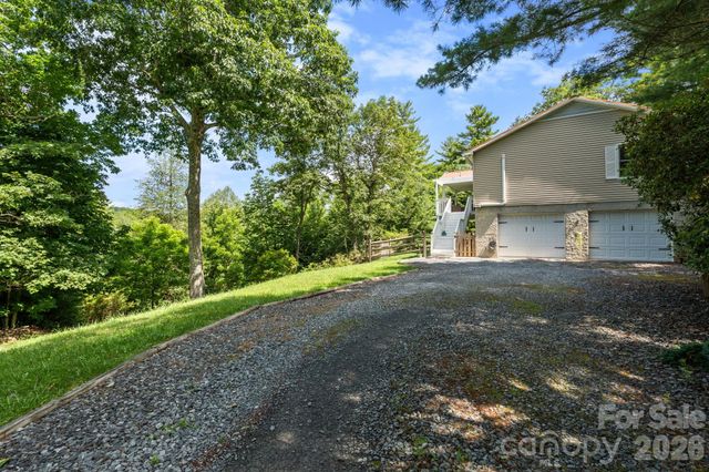 9081 Pittmans Gap Road, Newland, NC 28657