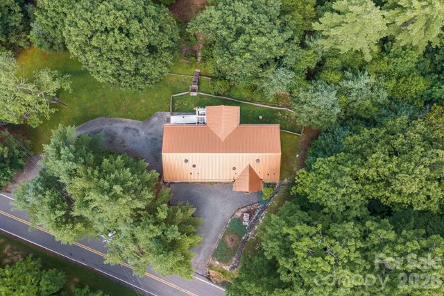 9081 Pittmans Gap Road, Newland, NC 28657