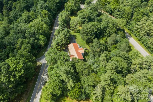 9081 Pittmans Gap Road, Newland, NC 28657