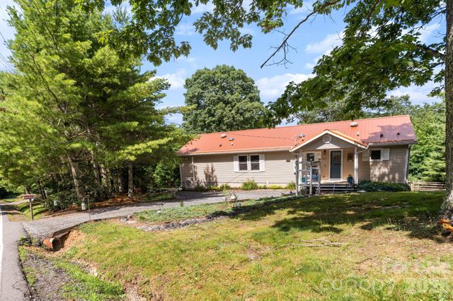 9081 Pittmans Gap Road, Newland, NC 28657