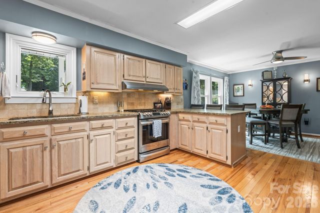 9081 Pittmans Gap Road, Newland, NC 28657