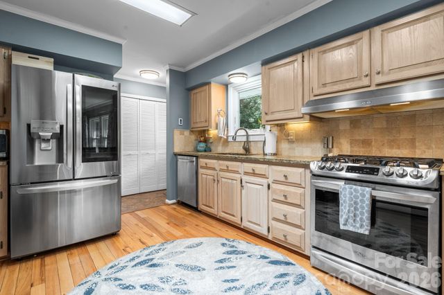 9081 Pittmans Gap Road, Newland, NC 28657