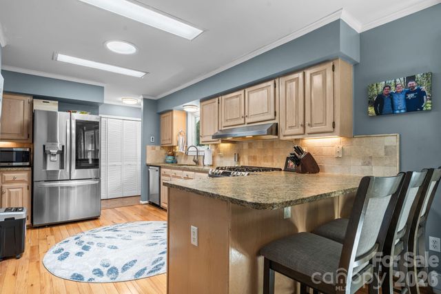 9081 Pittmans Gap Road, Newland, NC 28657