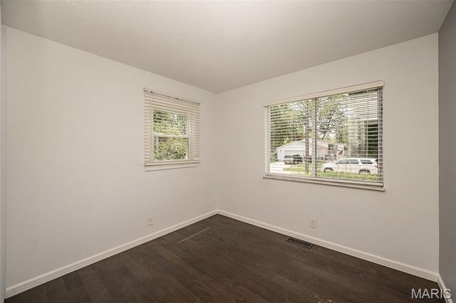 3060 Postport Lane, Maryland Heights, MO 63043