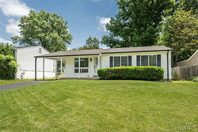 3060 Postport Lane, Maryland Heights, MO 63043