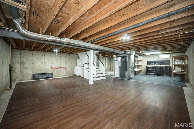 3060 Postport Lane, Maryland Heights, MO 63043