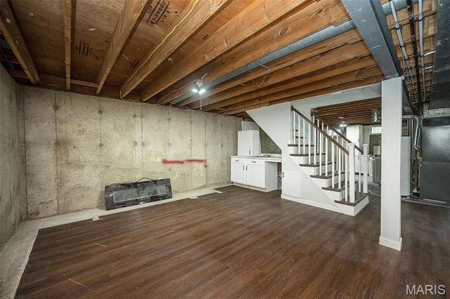 3060 Postport Lane, Maryland Heights, MO 63043
