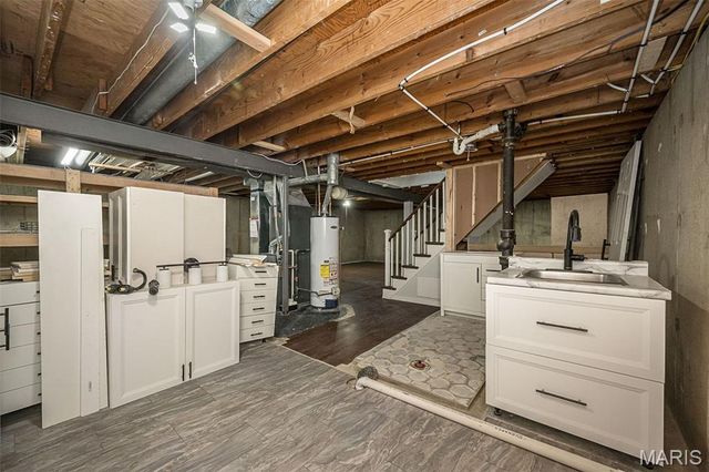 3060 Postport Lane, Maryland Heights, MO 63043