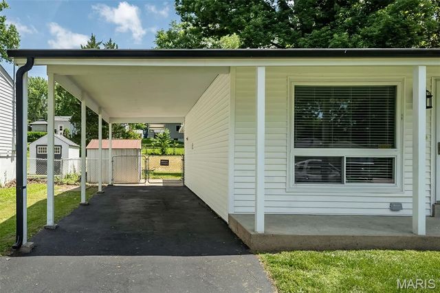 3060 Postport Lane, Maryland Heights, MO 63043