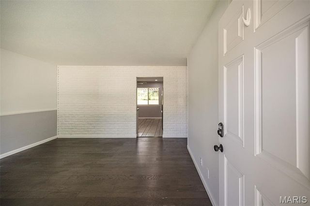 3060 Postport Lane, Maryland Heights, MO 63043