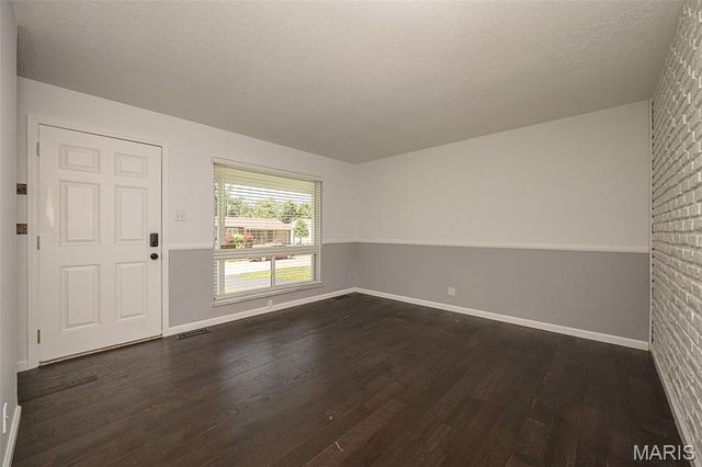 3060 Postport Lane, Maryland Heights, MO 63043