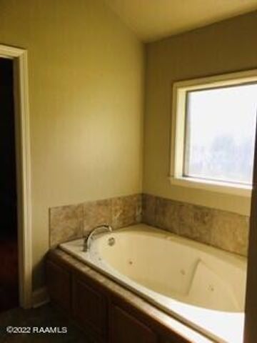 100 Sara Dee Parkway, Lafayette, LA 70508