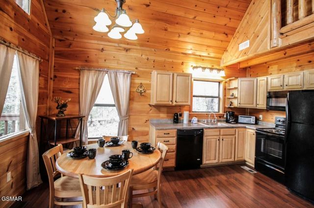 2062 Bird Ridge Road, Sevierville, TN 37876