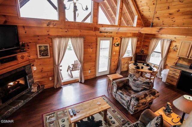 2062 Bird Ridge Road, Sevierville, TN 37876